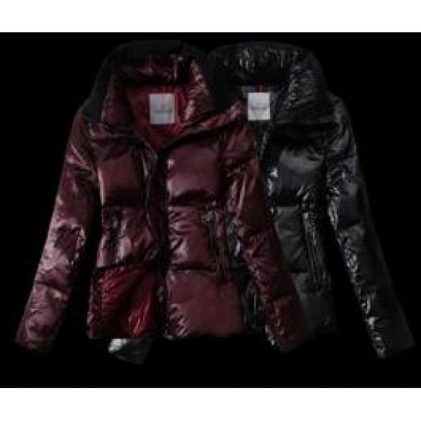 Áo khoác phụ nữ với một chiếc áo khoác moncler vững chắc _ áo khoác xuống _ moncler đặc biệt