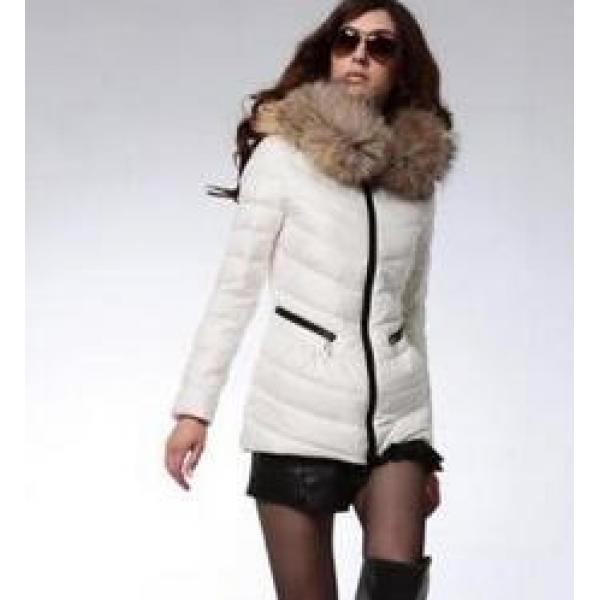Moncler Versatile Ladies Down Áo khoác đầy khả năng giữ nhiệt _ Áo khoác phụ nữ _ Moncler Special