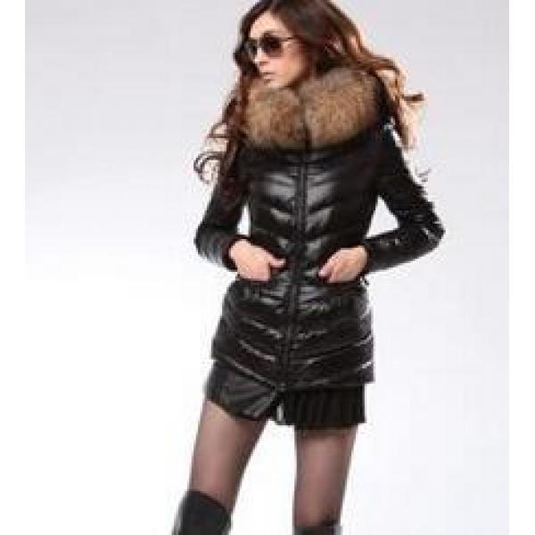 Moncler với áo khoác phụ nữ hiện diện mạnh mẽ _ áo khoác xuống _ moncler đặc biệt