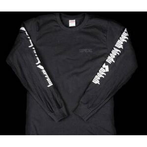 Tối cao với sự hiện diện mạnh mẽ Một thiết kế bình tĩnh t -shirt đen _ ngắn tay tay