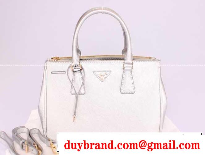 完売品　PRADA プラダ　高級感があるレディース手持ち&ショルダー掛けバッグ.