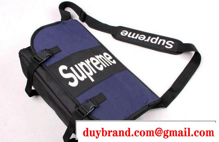 独特な雰囲気のSUPREME シュプリーム  柔らかく軽いのショルダーバッグ.