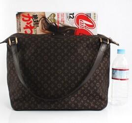 Người đẹp Louis Vuitton Monogr...