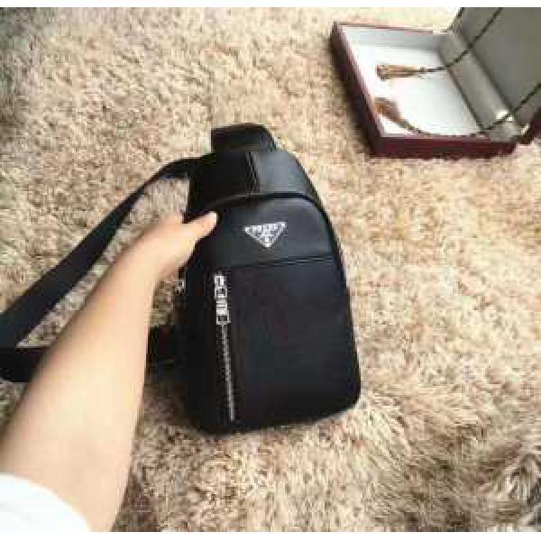 Prada Prada Prada Ba Lan và bền bỉ, cổ điển nổi tiếng Pouch_ Prada nam Bag_bag nam
