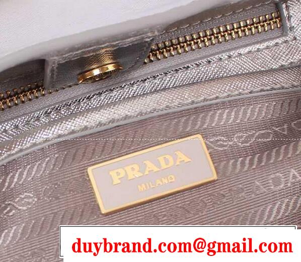 定番中の定番PRADA プラダハンドバッグ新作 入手困難なバッグ
