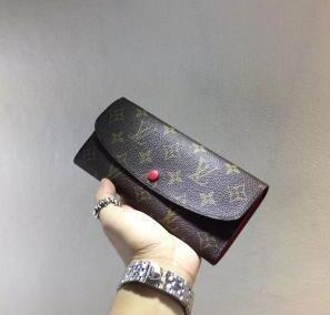 Iviton Louis Vuitton mới*Emili...