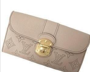 Hàng hóa đẹp Louis Vuitton Mahina Portofoille Iris Long Fallet tự hào về khả năng lưu trữ và chức năng _ Louis Vuitton Louis Vuitton_ Thương hiệu giá rẻ 