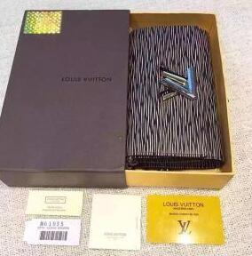 Louis Vuitton Twist x flap Wal...
