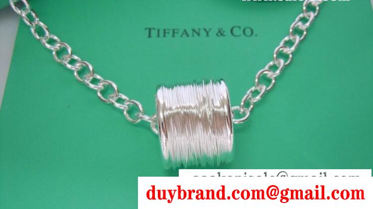 シンプルなリングに流れる曲線が美しいデザイン性を醸し出すティファニー tiffany ペンダントトップトップ ネックレス シルバー 男女兼用