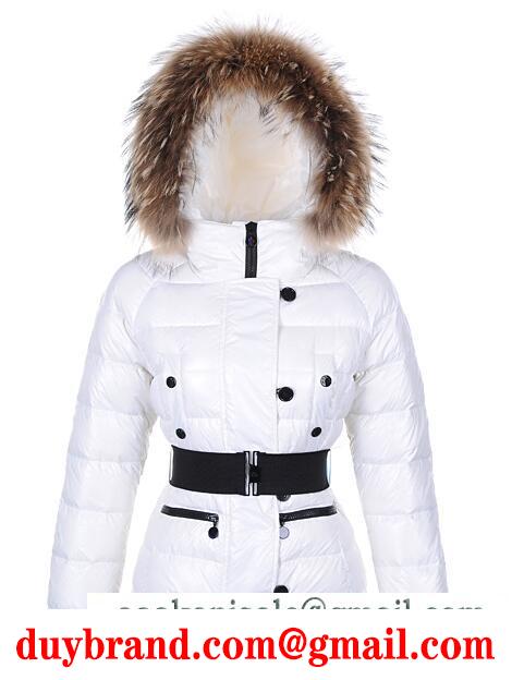 超軽量を実現できるモンクレール ダウン 一覧 moncler女性用の白いフード付きのダウンジャケット
