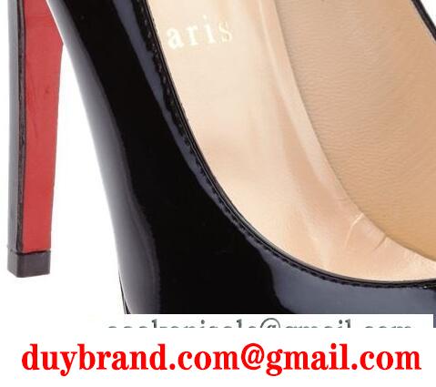 見た目の美しさと履き心地の良いクリスチャン ルブタン christian louboutin レデイース用のブラックハイヒールパンプス