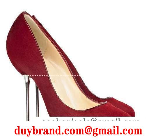 ファッション誌でも秋冬人気品のクリスチャンルブタン christian louboutin ハイヒールパンプス