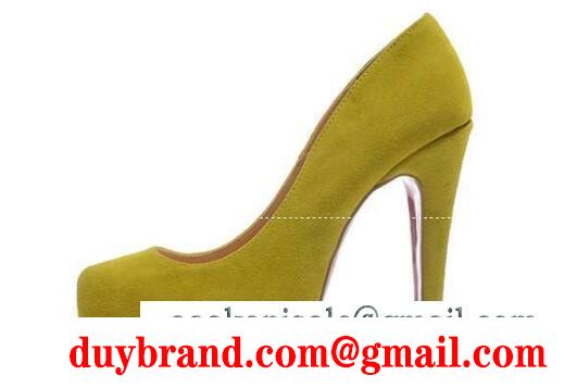 セール秋冬人気品のChristian louboutin、クリスチャンルブタン コピーの一際目を引く美脚効果が抜群なハイヒールパンプス/靴/レデイースシューズ
