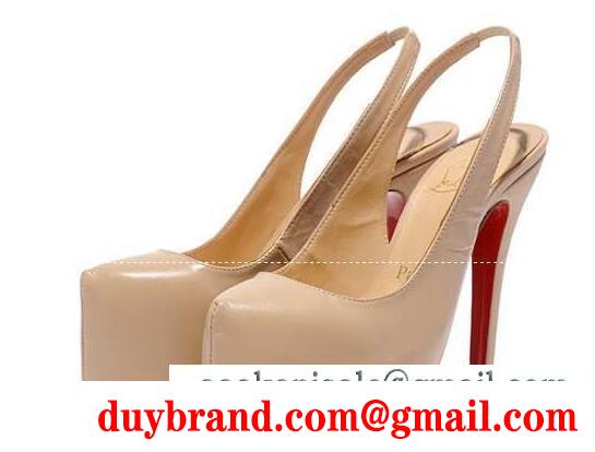 セール人気品の christian louboutin、クリスチャンルブタン スーパーコピーの履き心地も抜群な肌足ピンヒールサンダル
