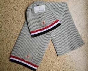 Mùa thu / Mùa đông Bán Moncler phổ biến, Mũ vòng đan sandnit lạnh lạnh của Moncler, Muffler SET_ Moncler Moncler_ Thương hiệu giá rẻ 
