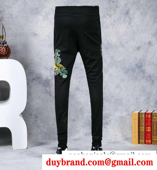 軽くて生地が薄めのドルガバコピーメンズトレーナーパンツ上下セットアップDOLCE＆GABBANA秋冬人気商品