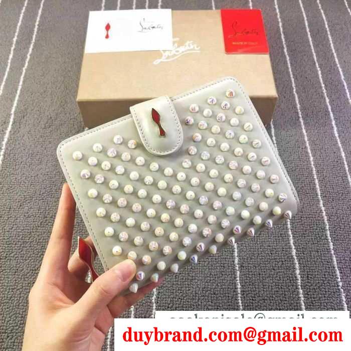 HOTお買い得ルブタン財布新作二つ折り財布パロススパイクスChristian louboutin paros spikes