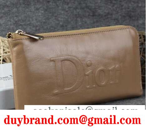 素敵なディオール、Diorのファスナー開閉式での男女兼用ウォレット