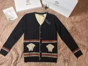 Versace thoải mái thoải mái, áo len đan dài của Versace