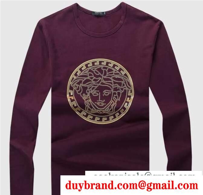 上品な雰囲気が漂うVersace コピー、ヴェルサーチの男性長袖tシャツ
