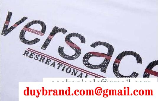 快適な着心地のヴェルサーチ、Versaceのメンズ長袖Tシャツ