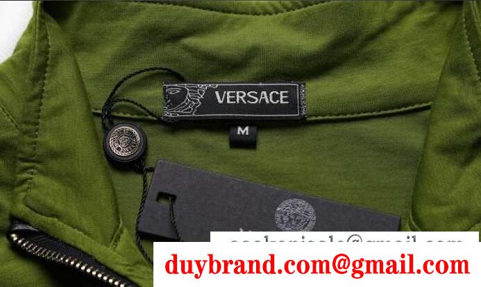 目を惹くVersace コピー、ヴェルサーチの2色選択可能の男性長袖上下セット
