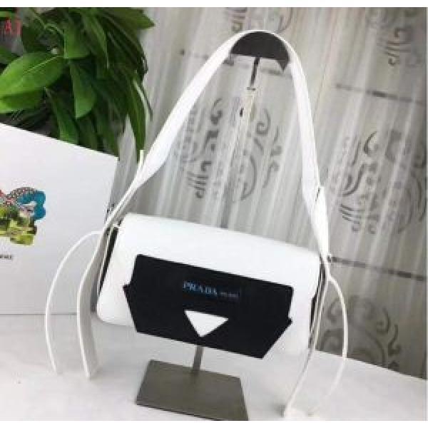 Mỗi năm -Mục tiêu chuẩn thời trang được đề xuất 4 lựa chọn màu sắc có màu Prada TOTE Túi người nổi tiếng cùng một vật phẩm_ Prada Ladies Bag_bag ladies_brand Cửa hàng đặc biệt đặt hàng thư giá rẻ
