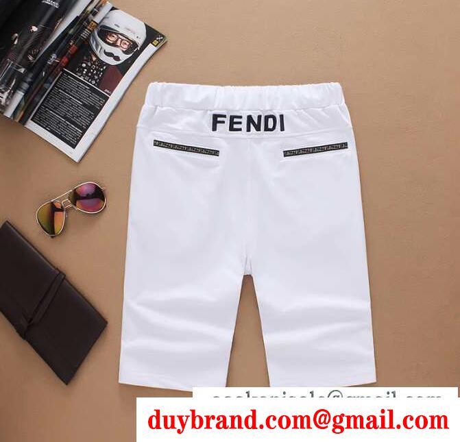 最安値高品質なフェンディ、Fendiの正規品取扱店の白いメンズ半袖Tシャツとショートパンツセット