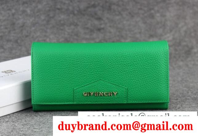 上品感が漂うジバンシィ 激安、givenchyの緑2折り女性長財布