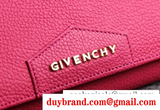 上品感が漂うGivenchy、ジバンシィの爆買い格安な赤いレディースロングウォレット