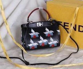 Fendi, có thể được sử dụng làm túi xách và vai, túi xách màu đen hạn chế của Fendi _ Fendi Fendi_ Thương hiệu giá rẻ 