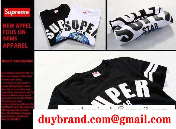 スタイリッシュな印象のシュプリーム、 supremeの犬画像の黒と白の大人気なメンズ半袖tシャツ