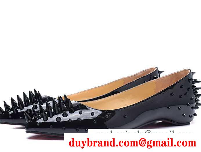 極上の履き心地ルブタンパンプスコピーペタンコスパイクスCHRISTIAN louboutinフラットシューズ通勤