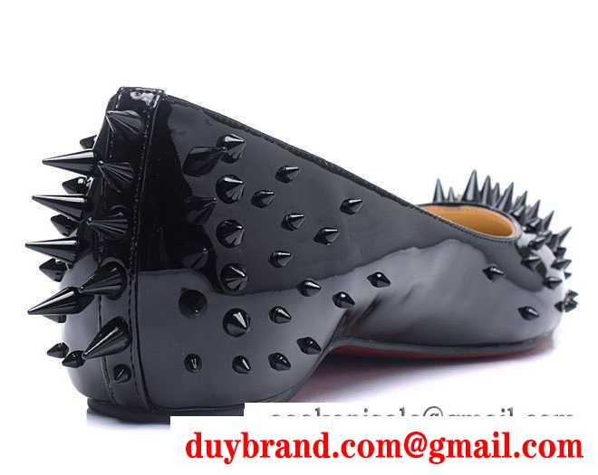 極上の履き心地ルブタンパンプスコピーペタンコスパイクスCHRISTIAN louboutinフラットシューズ通勤