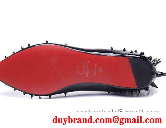 極上の履き心地ルブタンパンプスコピーペタンコスパイクスCHRISTIAN louboutinフラットシューズ通勤