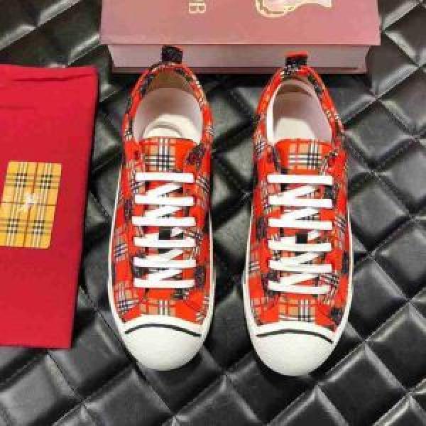 Trendy chú ý Thương hiệu Burberry Burberry High Shoes 2 Màu sắc Chọn năm nay Phong trào mùa thu / mùa đông nổi tiếng năm nay