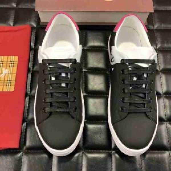 Burberry Burberry gần đây phổ biến!
