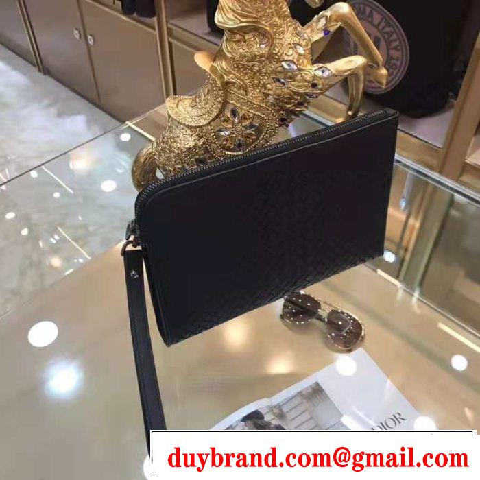 ポーチ ファッションの最先端 ボッテガ ヴェネタ BOTTEGA VENETA 着は持つべき
