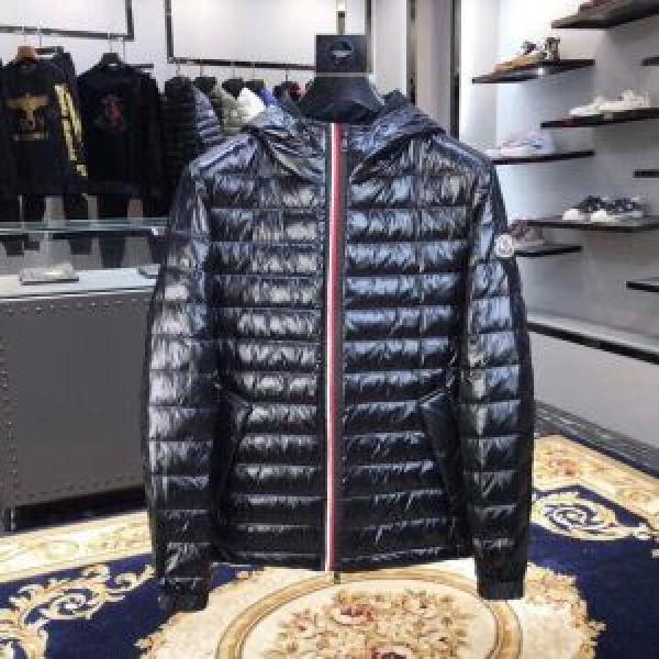 Áo khoác xuống 2 Màu 2 Màu sắc cổ điển Màu sắc giới hạn Moncler Moncler Moncler nhất