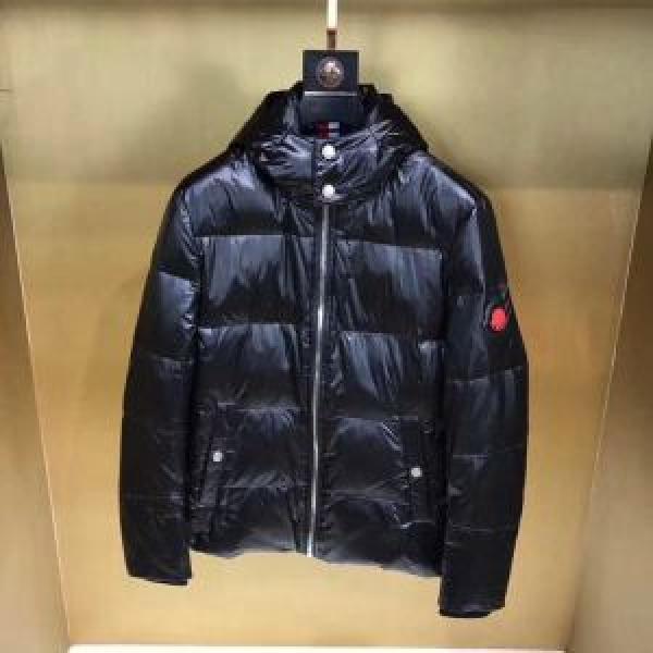 Moncler Moncler Down Áo khoác rất phổ biến chỉ trong mùa đông nổi tiếng!