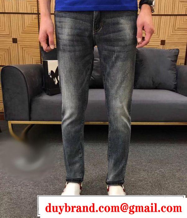 デニムパンツ 大人のカジュアルスタイル モンクレール MONCLER 2019SSのトレンド商品