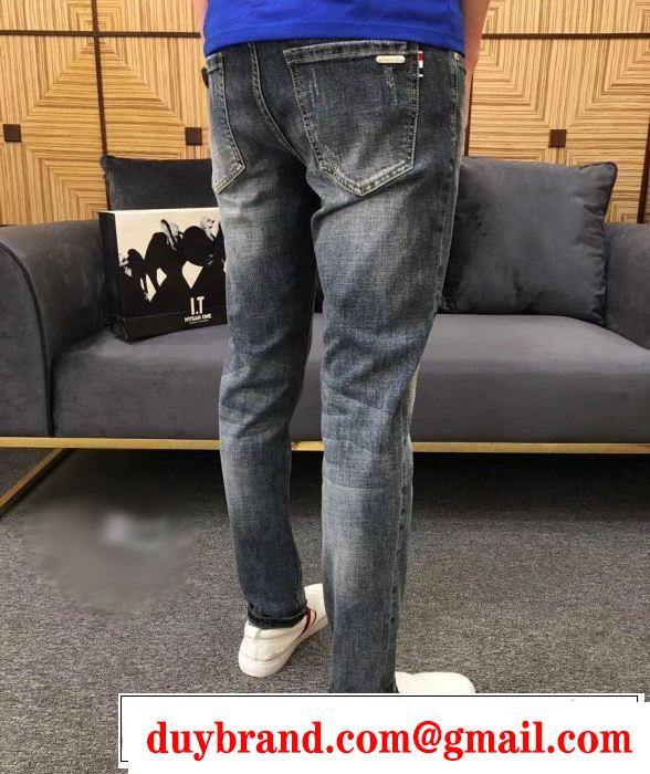 デニムパンツ 大人のカジュアルスタイル モンクレール MONCLER 2019SSのトレンド商品