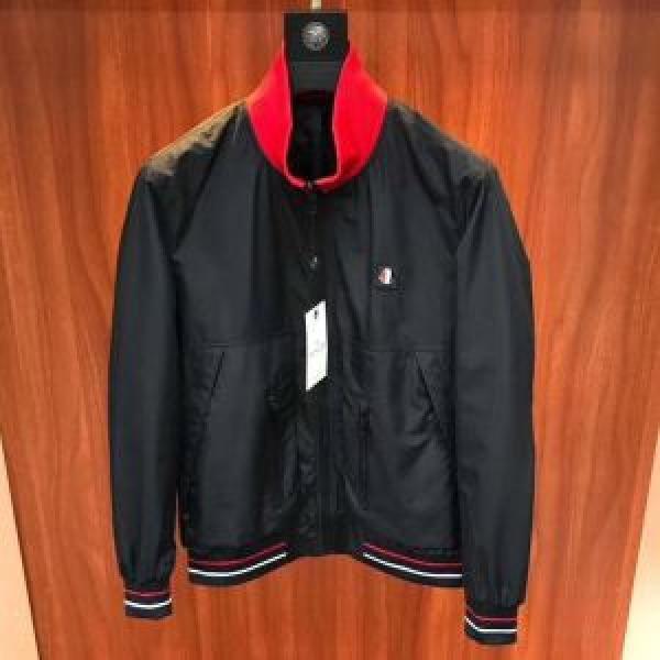 Thương hiệu nổi tiếng Moncler ...