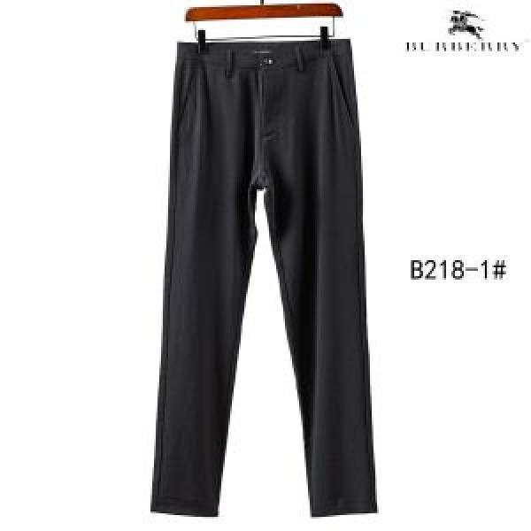 Burberry Chino Pan Xu hướng mùa xuân / Mùa hè của Mùa xuân / Mùa hè 2019 Thử thách đối với thời trang Nâng cao Burberry Spring / Summer làm mới _ Quần jean thương hiệu _ Thời trang nam
