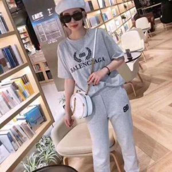 Balenciaga Valenciaga Jersey Upper and Ladies đặt ra xu hướng mùa xuân / mùa hè không khí cổ điển