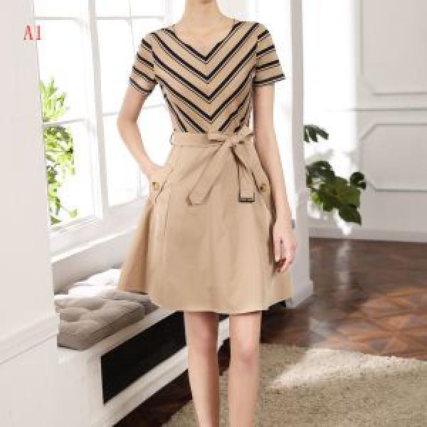 Lựa chọn hai màu sắc phong cách mùa hè thời trang 2019 phong cách Burberry Burberry One it