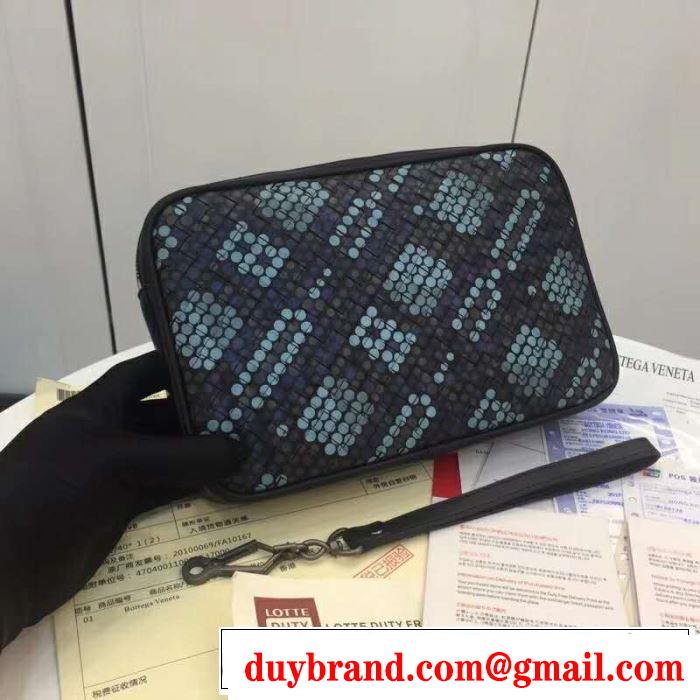 ポーチ 大人カジュアル夏ファッション2019 ボッテガ ヴェネタ BOTTEGA VENETA 暑い季節も大活躍
