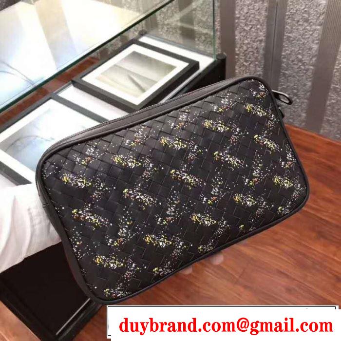 大人カジュアル夏ファッション2019 今流行のストリート上品 ボッテガ ヴェネタ BOTTEGA VENETA ポーチ