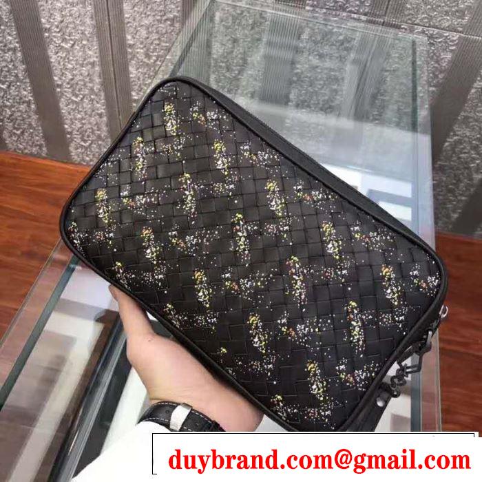 大人カジュアル夏ファッション2019 今流行のストリート上品 ボッテガ ヴェネタ BOTTEGA VENETA ポーチ