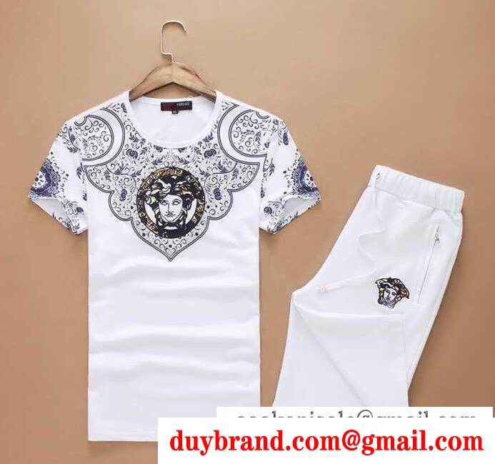 白と黒のメンズ ヴェルサーチ シャツ 激安大特価爆買い versace jeans クルーネックtシャツ 半袖
